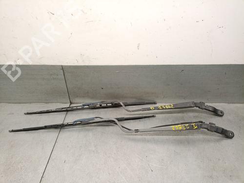 Used Front windshield wiper arm OPEL MOVANO A Van (X70) 2.8 DTI (FD) (114 hp) 30154879