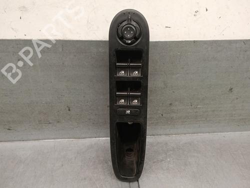 Used Left front window switch Left front window switch ALFA ROMEO 159 (939_) 2.4 JTDM (939AXD12, 939AXD1B) (200 hp) 34715737 34715737