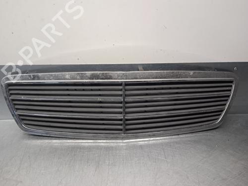 Used Grille MERCEDES-BENZ C-CLASS (W203) C 200 Kompressor (203.045) (163 hp) 11229754