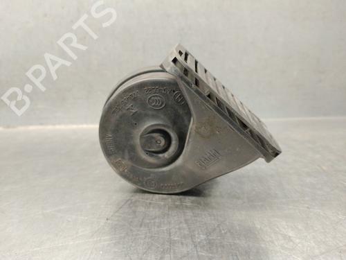 horn-jaguar-f-pace-x761-2015-33965246 main image