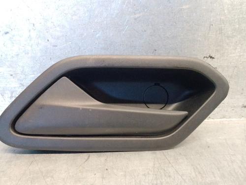 Used Front left interior door handle DACIA SANDERO III 1.0 TCe 90 (91 hp) 28518627