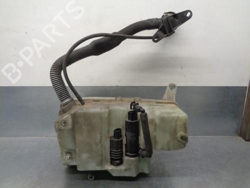 Used Windscreen washer tank BMW 7 (E65, E66, E67) 730 d (218 hp) 17957560