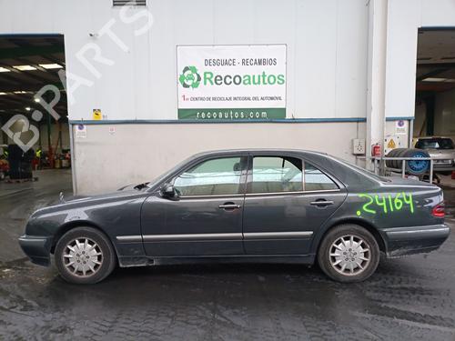 Brugte MERCEDES-BENZ E-CLASS (W210) E 320 CDI (210.026) 4358456
