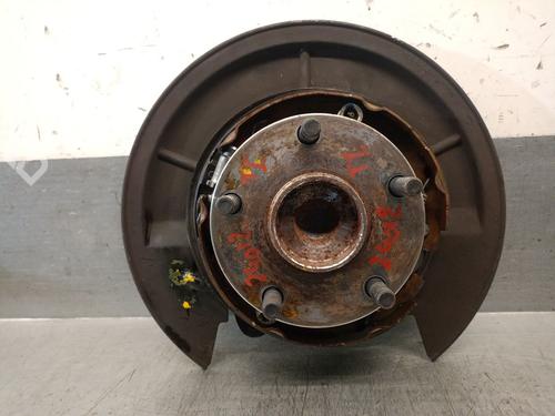 Venstre hjullejehus spindel TOYOTA COROLLA Verso (ZER_, ZZE12_, R1_) 2.2 D-4D (AUR10_, AUR10R) (136 hp) 30547149