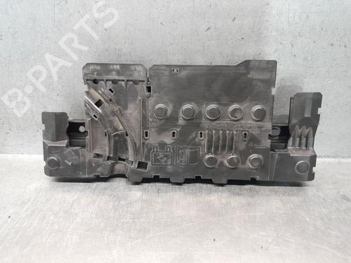 Fuse box LAND ROVER DISCOVERY V (L462) 2.0 Sd4 4x4 | BP36996478E1 - Image 2