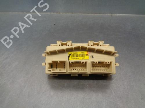 Used Fuse box Fuse box 17724275 17724275