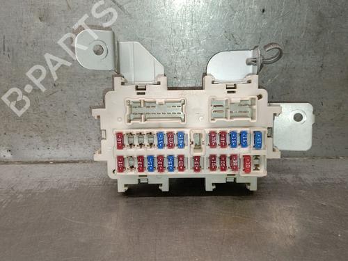 Used Fuse box Fuse box 38772782 38772782