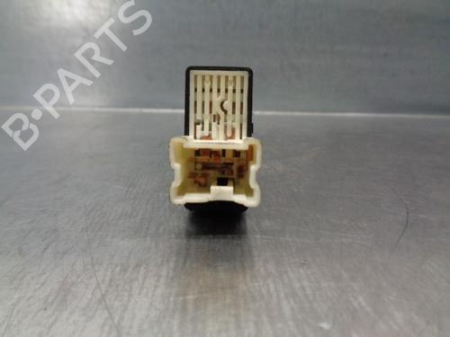 Right front window switch SUBARU FORESTER (SG_) 2.0 X AWD (SG5) | BP11791959I26 