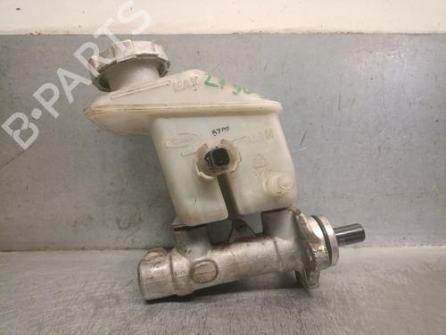 Used Brake master cylinder KIA RIO II (JB) 1.4 16V (97 hp) 21586402