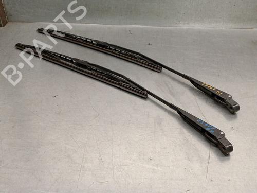 Used Front windshield wiper arm PEUGEOT 205 II (20A/C) 1.8 Diesel (60 hp) 30308773