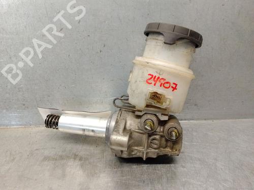 Used Brake master cylinder Brake master cylinder OPEL FRONTERA B (U99) 2.2 i (6B_ZC, 6B_VF, 6B_66, 6B_76) (136 hp) 33321932 33321932