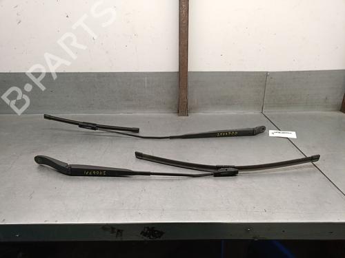 Used Front windshield wiper arm RENAULT CLIO III (BR0/1, CR0/1) 1.5 dCi (C/BR0G, C/BR1G) (68 hp) 32779430