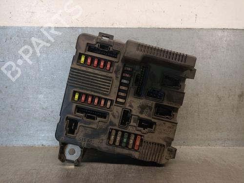 fuse-box-renault-megane-ii-saloon-lm01_-2003-35791566 main image