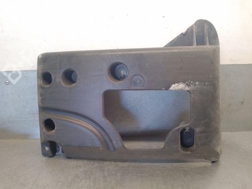 Used Rear bumper bracket Rear bumper bracket 37526356 37526356