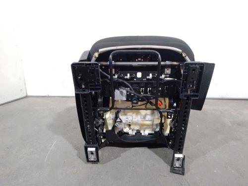 Right front seat LAND ROVER DEFENDER Station Wagon (L663) D250 MHEV 4x4 | BP30296102C16