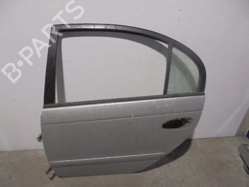 Left rear door TOYOTA AVENSIS (_T22_) 1.6 i (AT220_, AT220R) 6700405050 | GRIS | 4 | PUERTAS