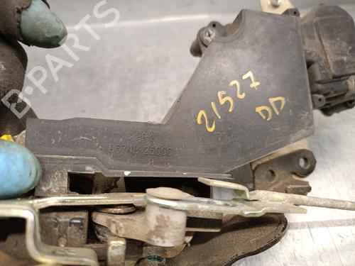 Front right lock HYUNDAI ACCENT II (LC) 1.5 | BP21581379C97 