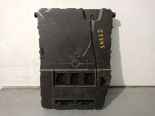 Sikringsdåse RENAULT GRAND SCÉNIC II (JM0/1_) 1.9 dCi (JM0G, JM12, JM1G, JM2C) (120 hp) 25024814