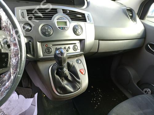 Left taillight RENAULT GRAND SCÉNIC II (JM0/1_) 1.5 dCi (JM1E) | BP31026487C34