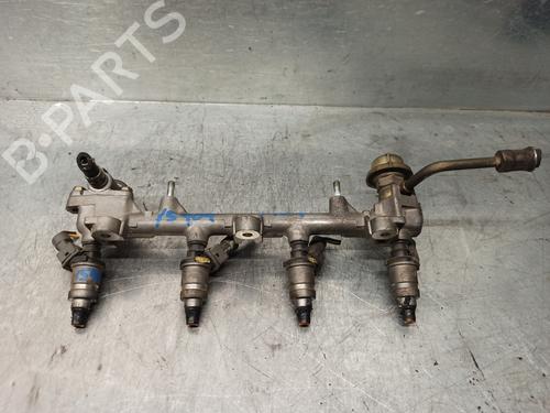 Used Injection rail HONDA CIVIC VI Fastback (MA, MB) 1.5 i Vtec-E (MA9) (90 hp) 10333666