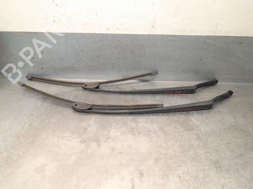 Used Front windshield wiper arm Front windshield wiper arm 37517075 37517075