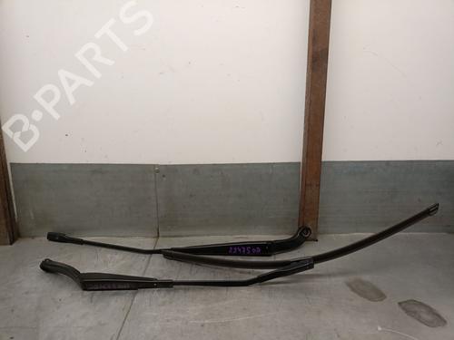 Used Front windshield wiper arm AUDI A3 Sportback (8VA, 8VF) 1.0 TFSI (115 hp) 25244293