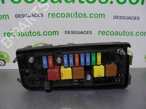 Used Fuse box OPEL SIGNUM Hatchback (Z03) 2.2 direct (F48) (155 hp) 2332759