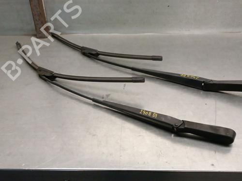 Used Front windshield wiper arm VOLVO S40 II (544) 2.0 D (136 hp) 30435694