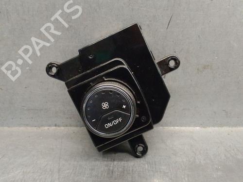 Used Climate control KIA SORENTO III (UM) 2.2 CRDi (200 hp) 31862445