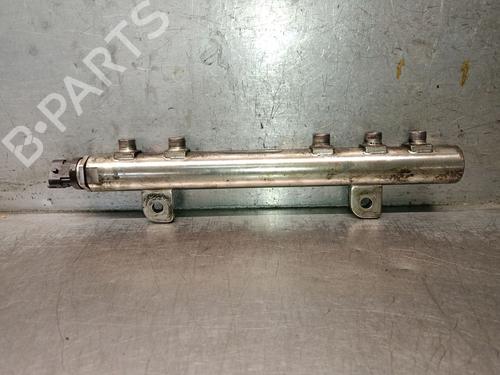 Used Injection rail Injection rail 39381787 39381787