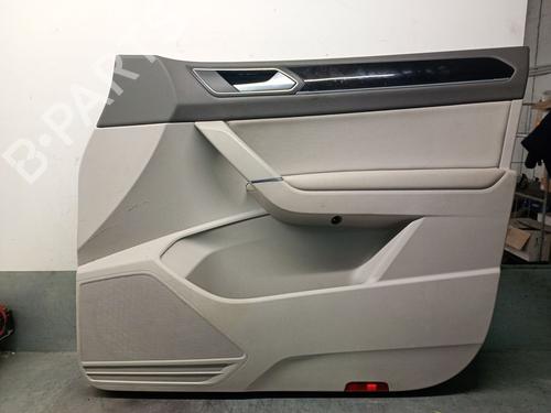 Używane Tapicerka drzwi przednich prawych VW TOURAN (5T1) 1.4 TSI (150 hp) 30762678