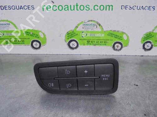 Used Headlight switch FIAT GRANDE PUNTO (199_) 1.3 D Multijet (199.AXD11, 199.AXD1A, 199.AXD1B,... (90 hp) 20249776