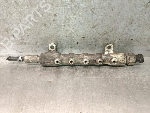 Used Injection rail Injection rail TOYOTA COROLLA Verso (ZER_, ZZE12_, R1_) 2.2 D-4D (AUR10_, AUR10R) (136 hp) 33428635 33428635