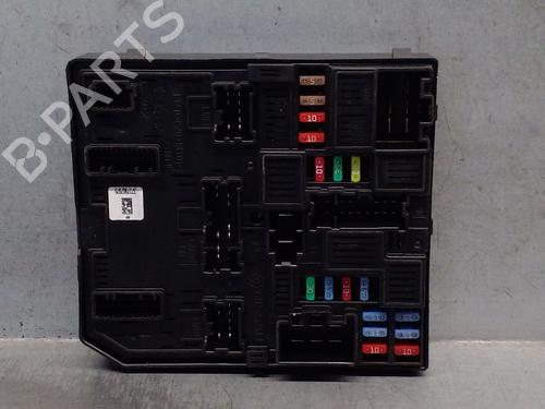 Used Fuse box RENAULT KOLEOS II (HC_) 2.0 dCi 175 4WD (177 hp) 32210989
