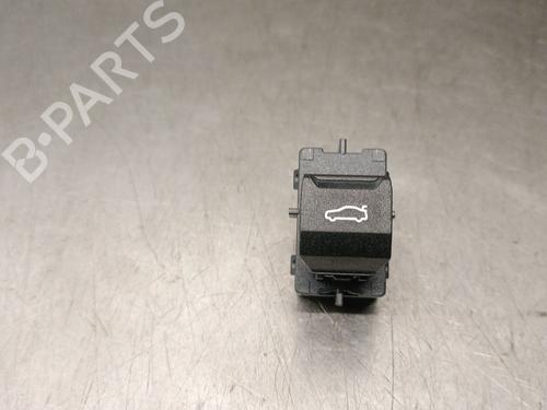 switch-bmw-2-active-tourer-u06-2021-32035458 main image