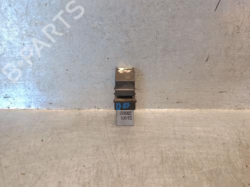 Used Right front window switch VW GOLF V (1K1) 1.9 TDI (105 hp) 27684755