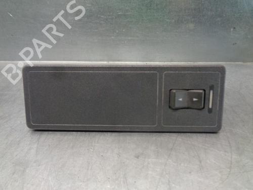Høyre Foran elrute bryter ROVER 800 (XS) 827 SI/Sterling Catalytic-Conv (XS) (169 hp) 10167276