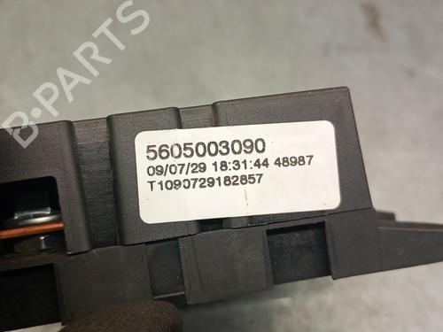 Fuse box JAGUAR XF I (X250) 3.0 D | BP34403144E1 - Image 4