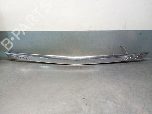 tailgate-handle-opel-astra-h-a04-2004-2005-2006-2007-2008-2009-2010-2011-2012-2013-2014-34737500 main image