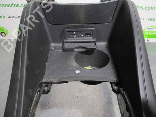 Armrest / Center console RENAULT MEGANE III Grandtour (KZ0/1) 1.9 dCi (KZ0J, KZ0N, KZ1S) | BP7162766I20 
