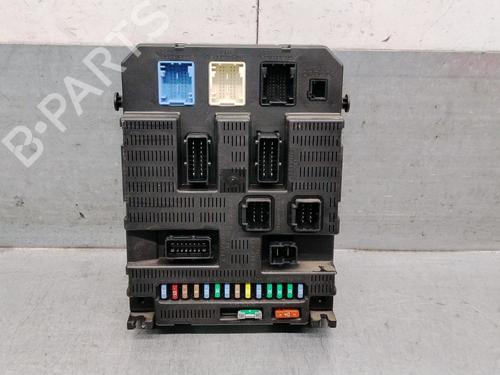 Used Fuse box Fuse box 37264435 37264435