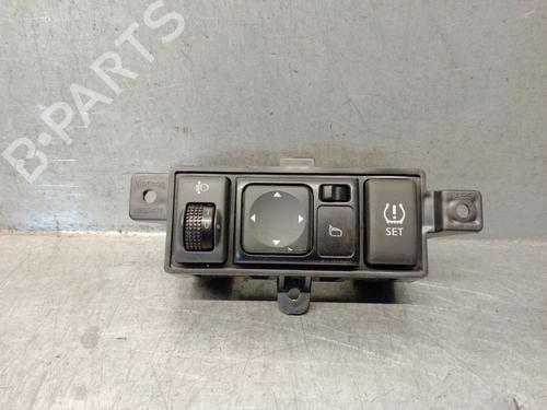Kombi Kontakt / Stilkkontakt Kombi Kontakt / Stilkkontakt NISSAN MICRA IV (K13KK) 1.2 (80 hp) 33324649 33324649