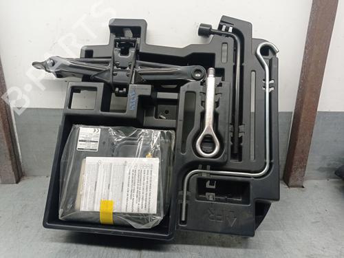 Used Jack Kit LEXUS CT (ZWA10_) 200h (ZWA10_) (99 hp) 22739846