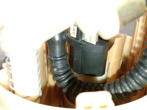 Fuel pump VOLVO V40 Estate (645) 2.0 T | BP29360998M76