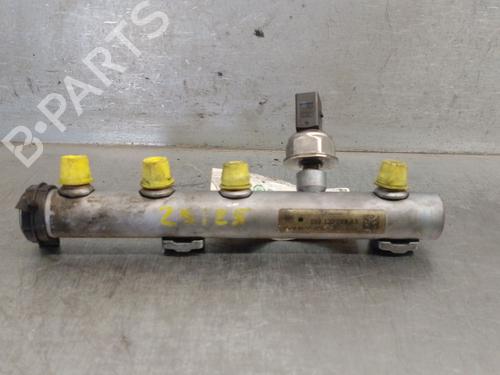 Used Injection rail Injection rail 36700896 36700896