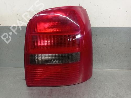 Højre baglygte AUDI A4 B5 Avant (8D5) 1.9 TDI (110 hp) 26707223