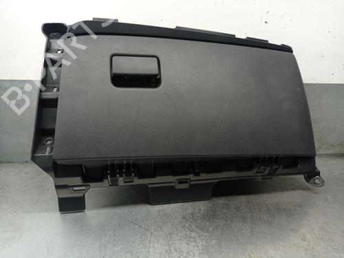 Used Glove box TOYOTA YARIS (_P21_, _PA1_, _PH1_) 1.5 Hybrid (MXPH10, MXPH11) (116 hp) 20663491