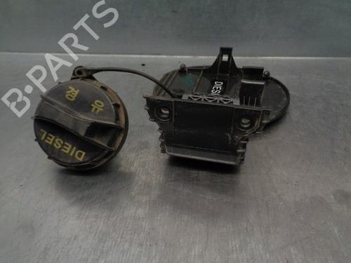 Fuel flap HYUNDAI SANTA FÉ II (CM) 2.2 CRDi GLS | BP10637643C131 