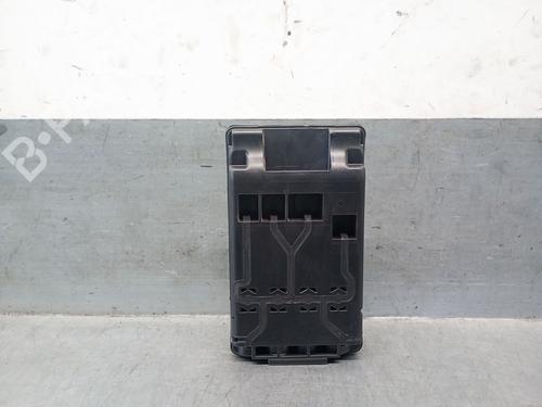 Used Fuse box BMW 1 (F40) 118 i (136 hp) 25235043