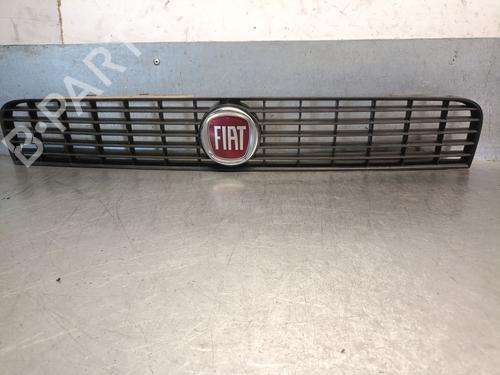 Used Grille FIAT GRANDE PUNTO (199_) 1.3 D Multijet (75 hp) 28025563